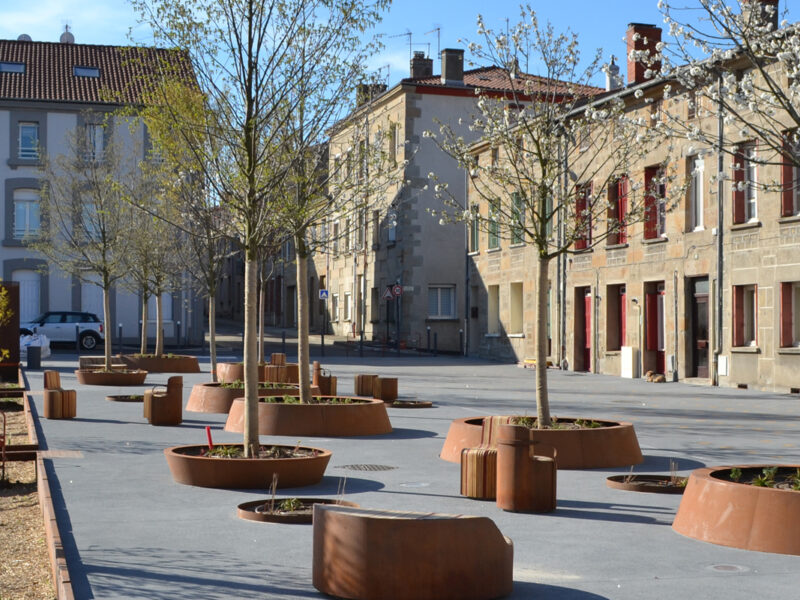 Place Carnot réaménagée - Saint-Genest-Lerpt