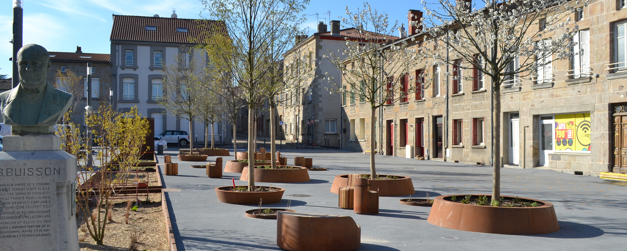 Place Carnot réaménagée - Saint-Genest-Lerpt