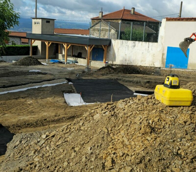Travaux cour d'école Saint-Martin-la-Plaine
