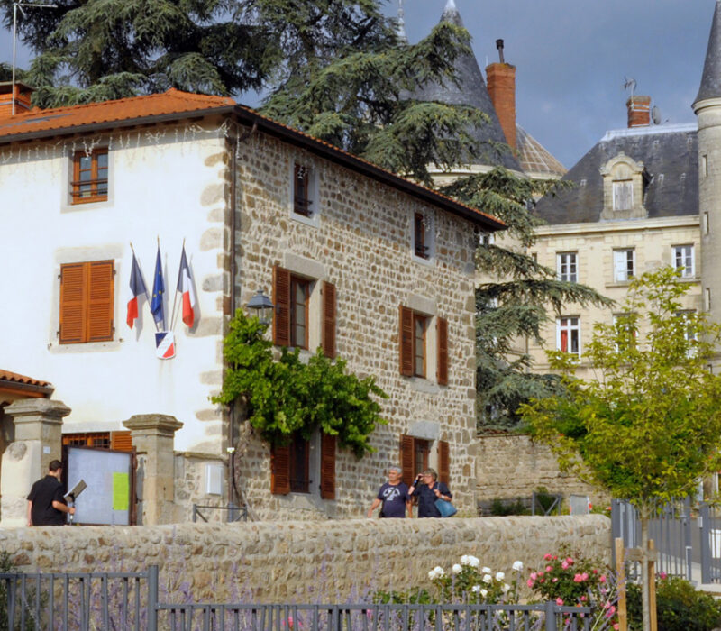 Saint-Bonnet-les-Oules et son château