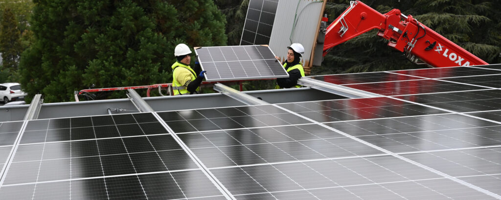 Pose de panneaux photovoltaïques à l'Opéra