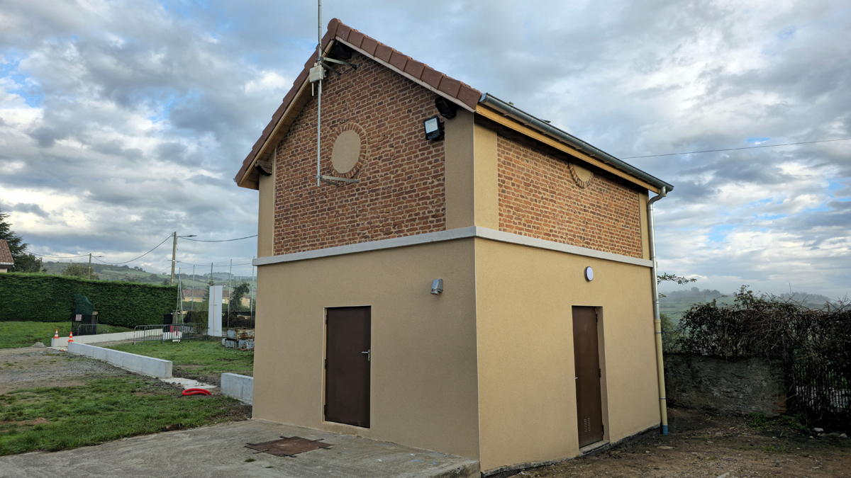 Toilettes publiques - Saint-Martin-la-Plaine