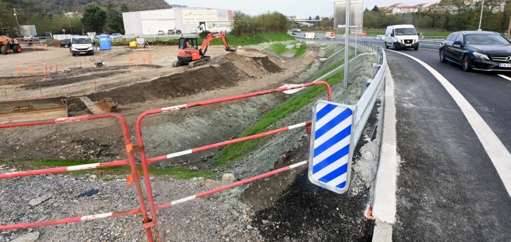 travaux de l'aire de covoiturage à Grand'Croix