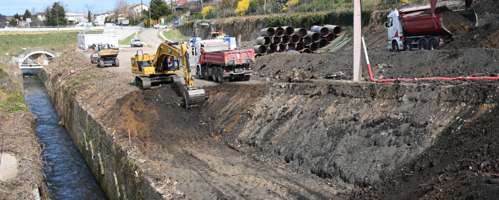 Aménagement des berges du Gier - rue du canal à Grand'Croix