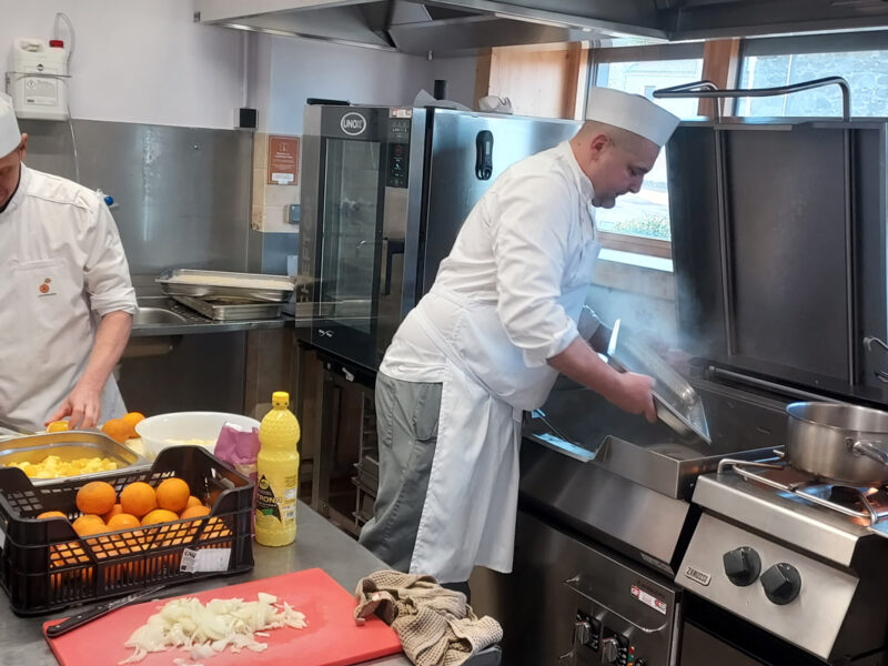 Cantine -Saint-Maurice-en-Gourgois