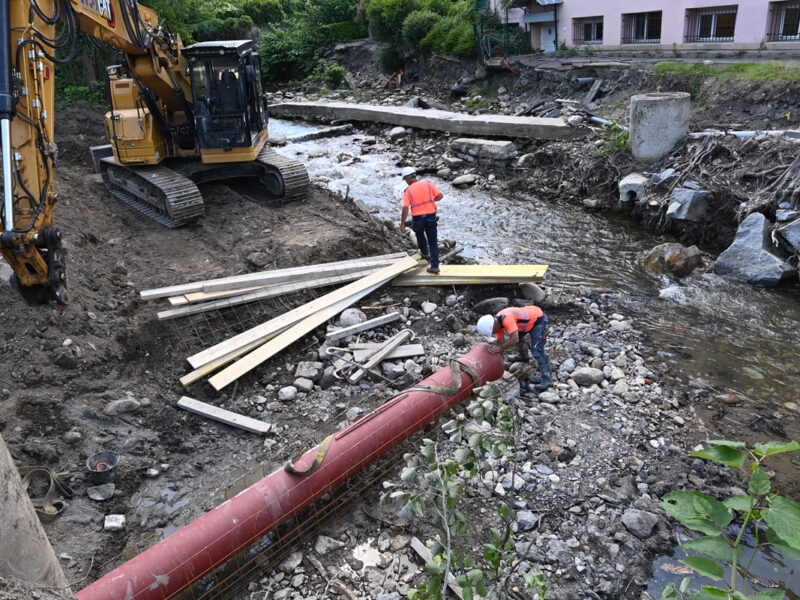 Travaux sur les canalisations suite à la crue (Lorette)