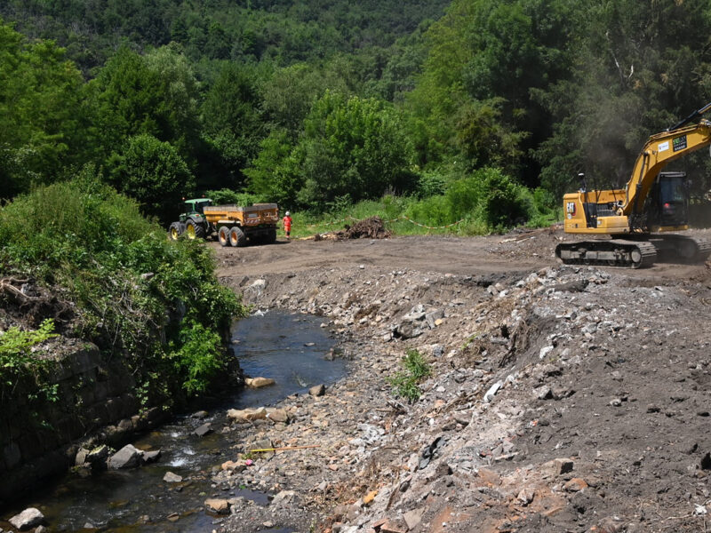 Aménagement des berges d'une rivière