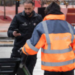 Un agent VéliVert et son stagiaire