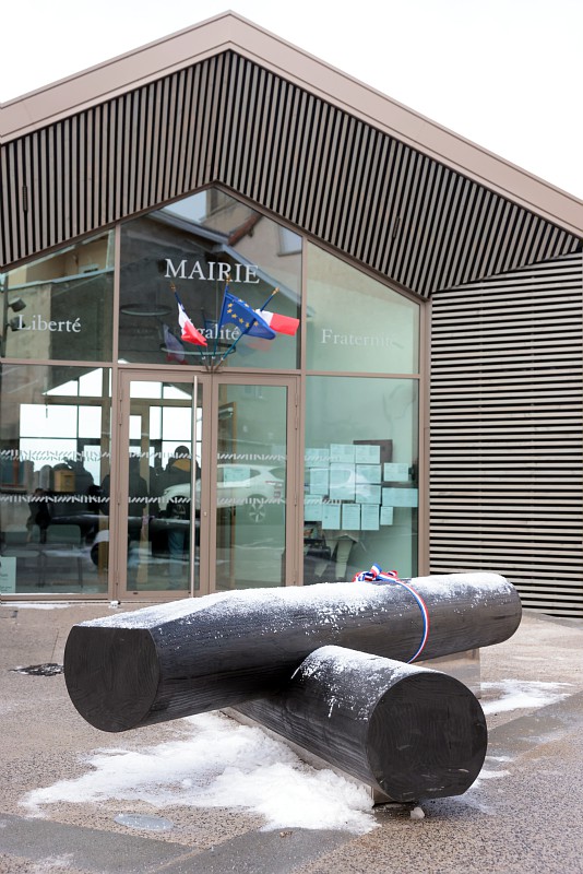 Banc d'essai Empreintes devant la mairie - Saint-Christo-en-Jarez