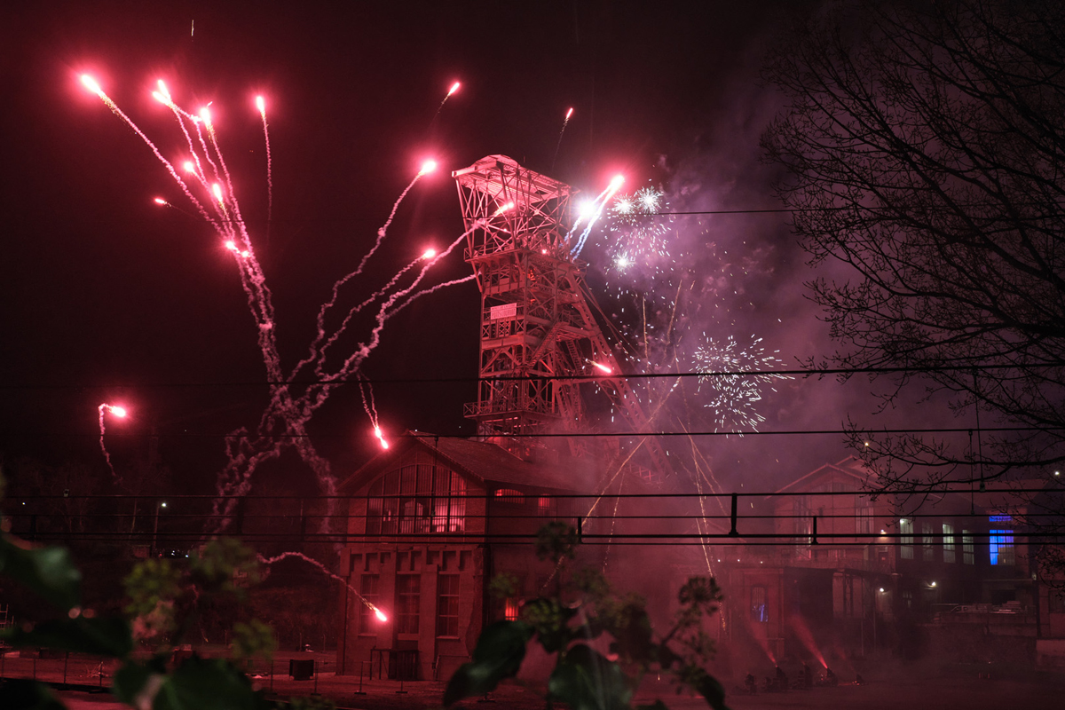 Feu d'artifice devant le musée de la mine