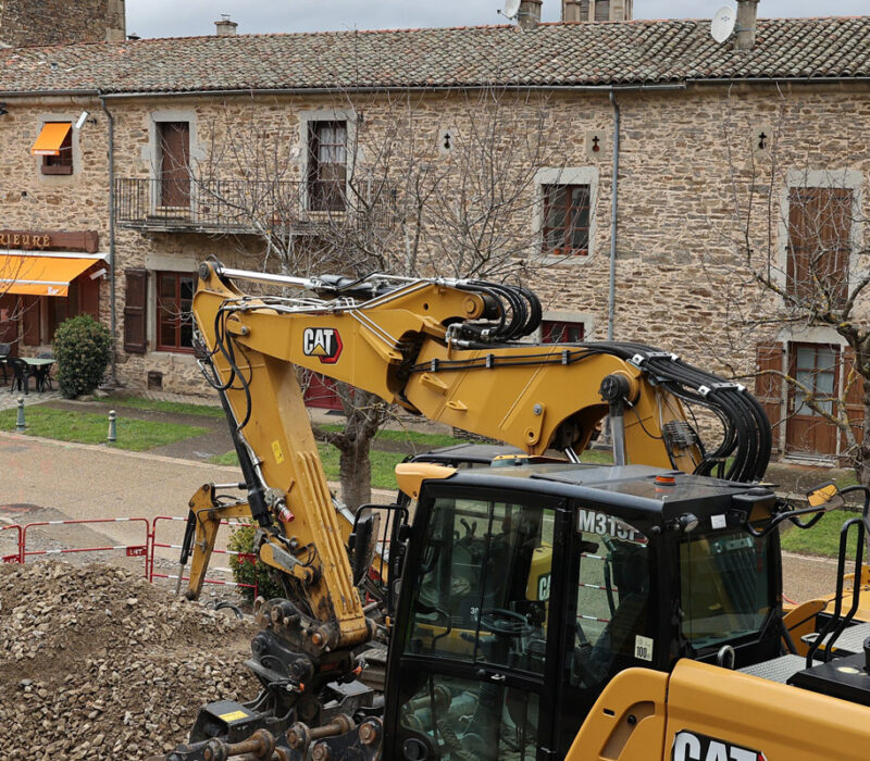 Parvis de la Chartreuse de Sainte-Croix en travaux