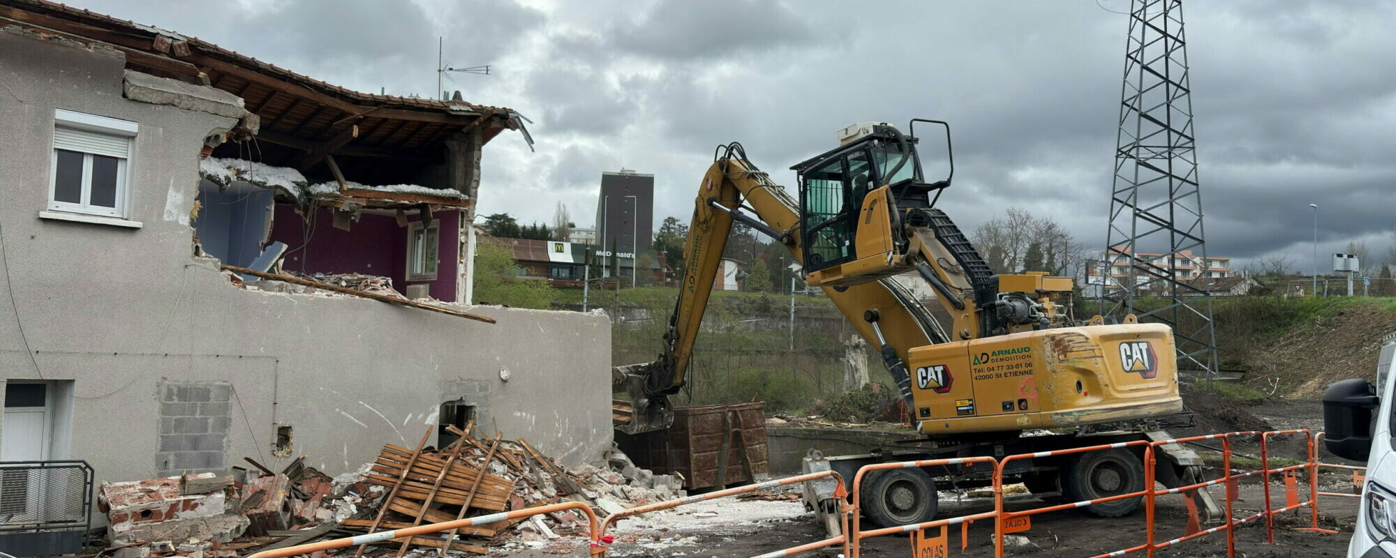 démolition de bâtiments à Genilac