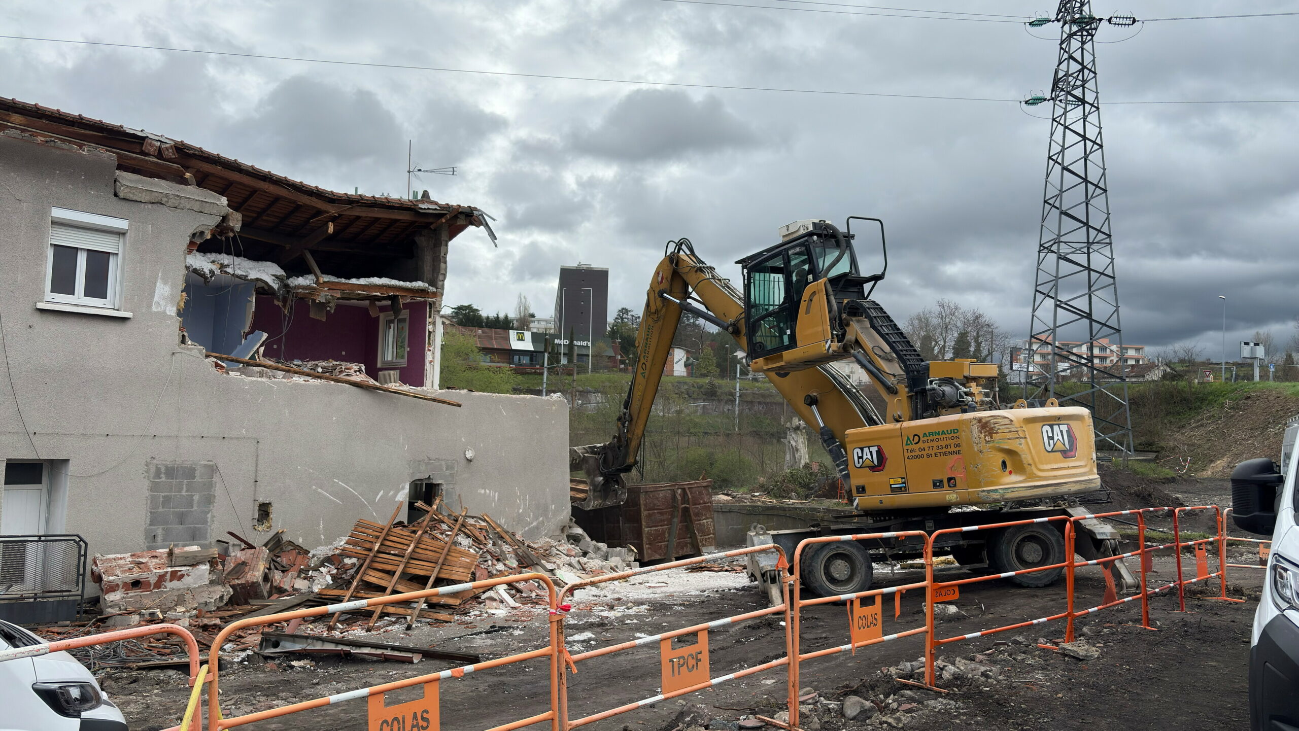 démolition de bâtiments à Genilac