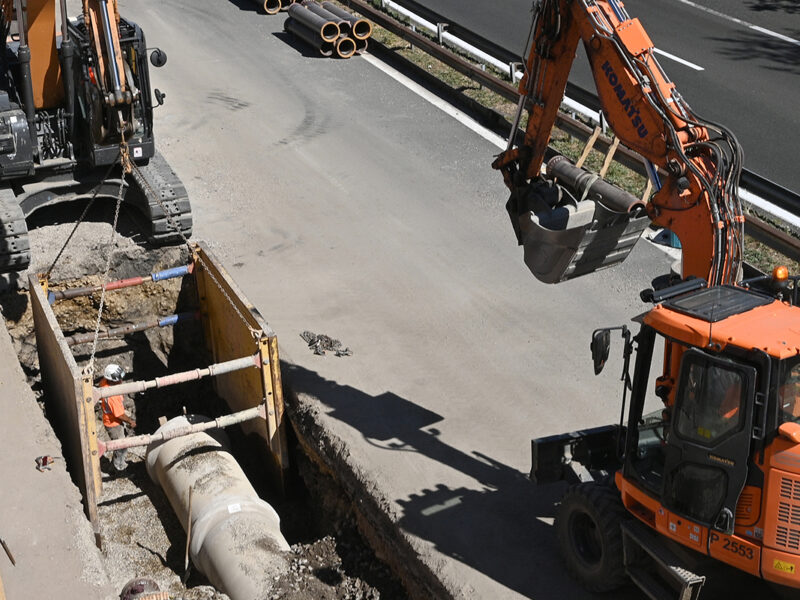 chantier réseaux en bord de route